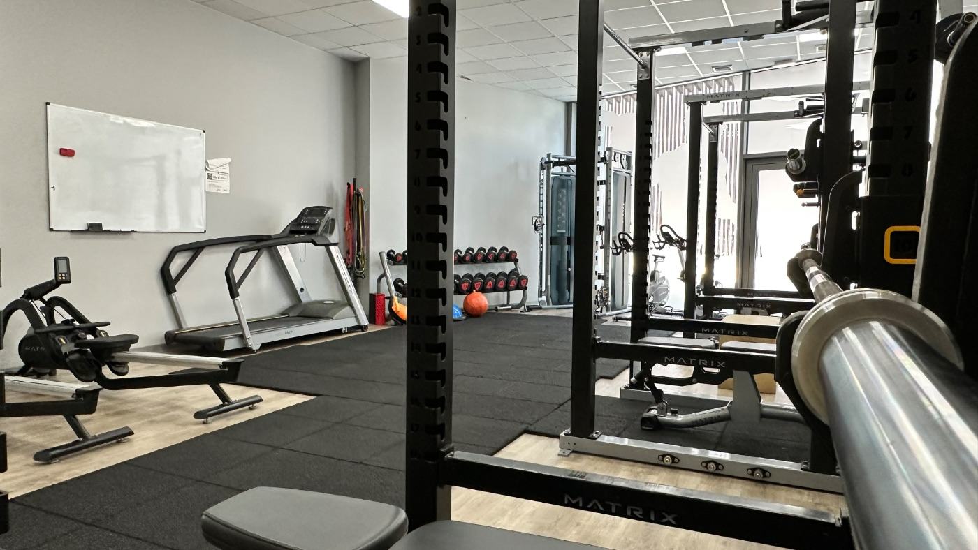 Espace cardio et haltères Matrix